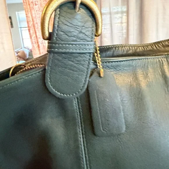 Vintage Coach Dark Green Leather Tote with Adjustable Shoulder Straps - Picture 6 of 11